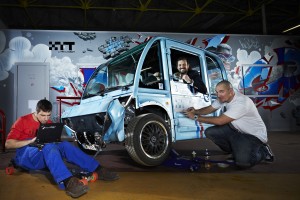 XYT_TRIO_AT_WORK_low