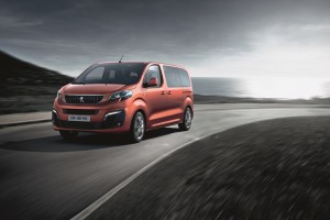 ilaf01_nouv_peugeot-traveller