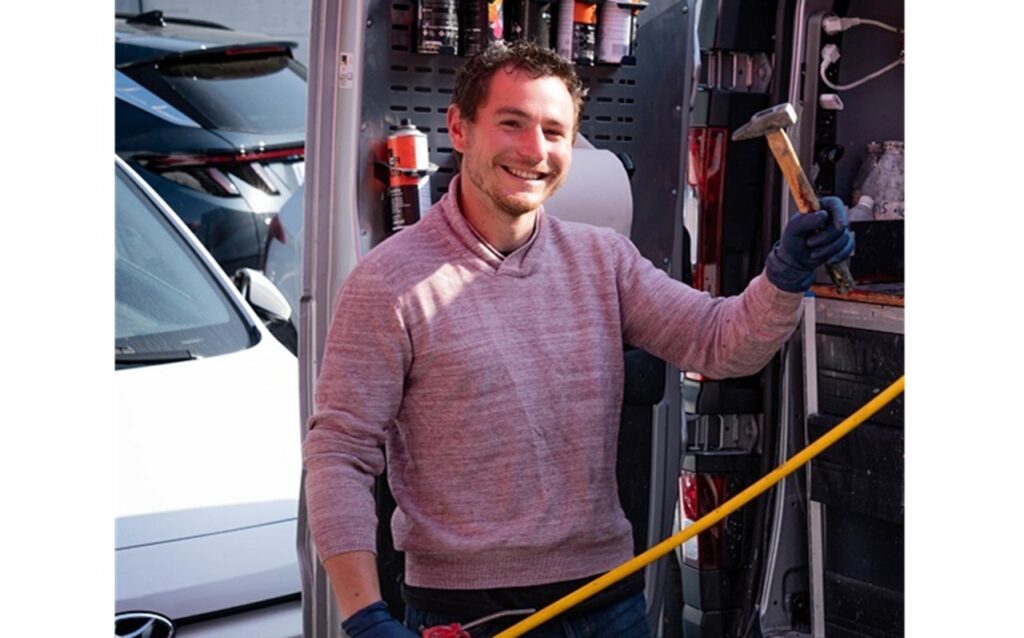 Jonathan Enzer a fondé Hormé Carrosserie Mobile en 2016. © Hormé