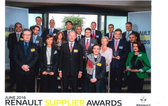 Axalta_receives_2016_Innovation_Award_from_Renault