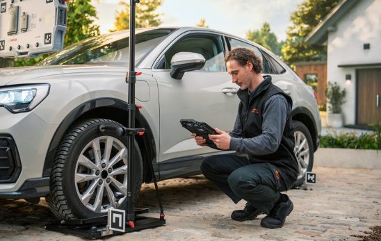 Ce nouvel outil, codévelopper avec Bosch, permet le remplacement de pare-brise à domicile pour tous les véhicules.