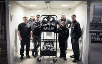 L'équipe jantes alu Services de la Roche-sur-Yon.