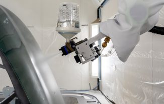 Ixell a renforcé le robot PaintGo avec des capteurs supplémentaires agissant comme système de détection d’entrée en cabine.